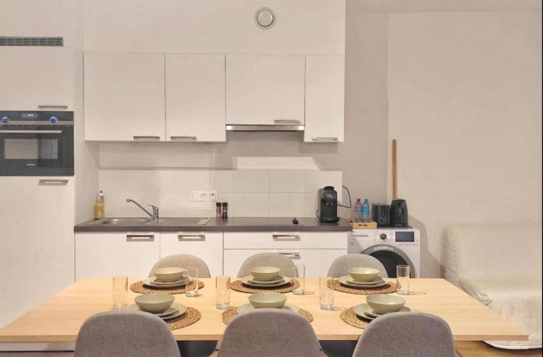 2 Bedroom In Center With Breathtaking View Brussels