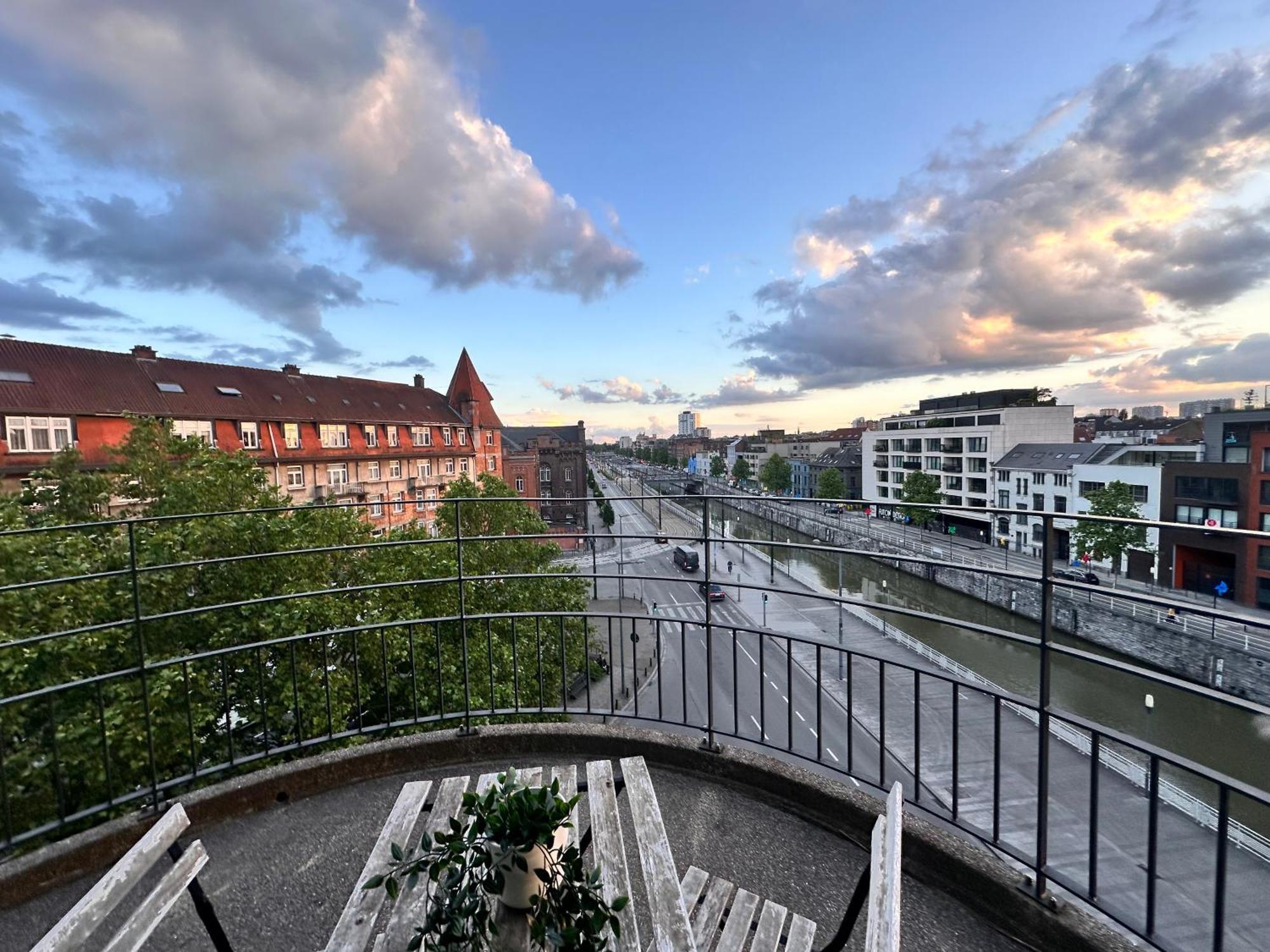 2 Bedroom In Center With Breathtaking View Brussels